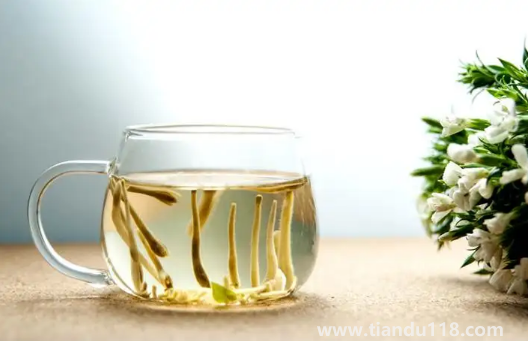 金銀花蒸黑了還能喝嗎(金銀花蒸過后發(fā)黑是怎么了)(圖3) 金銀花蒸黑了還能喝嗎3