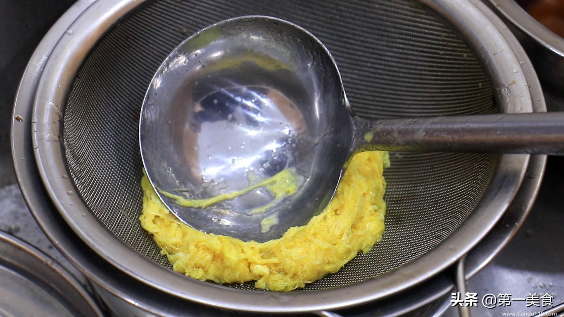 普通蛋炒飯的做法簡(jiǎn)單步驟（怎樣做蛋炒飯最好吃）(圖6)