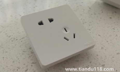 德力西開關(guān)插座和公牛的哪個(gè)好(網(wǎng)購德力西開關(guān)體驗(yàn))(圖2) 德力西開關(guān)插座和公牛的哪個(gè)好2