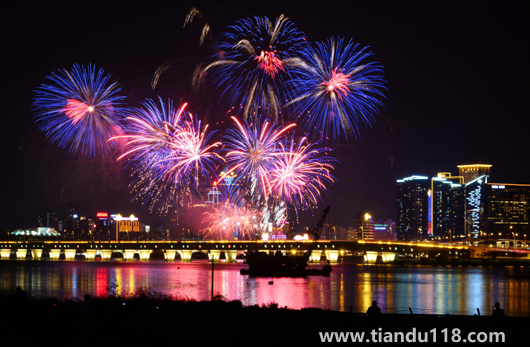 2022年國慶節(jié)會不會放焰火(國慶節(jié)的節(jié)日意義)(圖1) 2022年國慶節(jié)會不會放焰火1