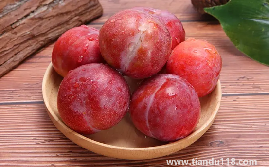 三華李和芙蓉李哪個(gè)好吃1