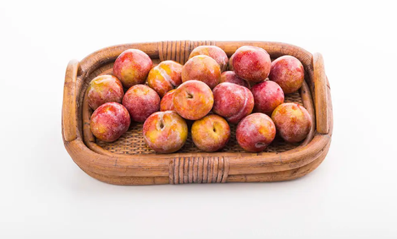 三華李的功效與作用(三華李怎么吃)(圖1) 三華李的功效與作用1