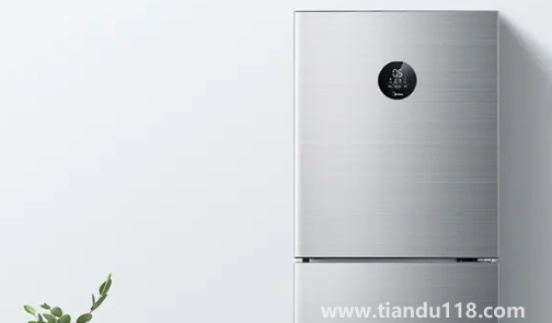 冰箱漏水接水盤在哪(冰箱排水孔的水哪去了)(圖1) 冰箱漏水接水盤在哪1