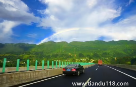 2023春節(jié)高速提前幾個小時上可以嗎(春節(jié)上高速不想錯過免費通行時間小指南)(圖1) 2023春節(jié)高速提前幾個小時上可以嗎1