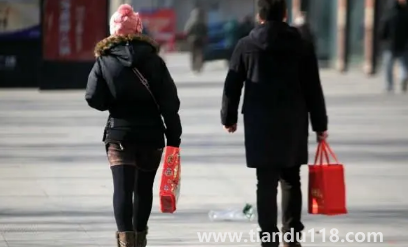 2023過(guò)年的時(shí)候可以串門嗎(過(guò)年串門時(shí)間有啥規(guī)矩)(圖2) 2023過(guò)年的時(shí)候可以串門嗎2