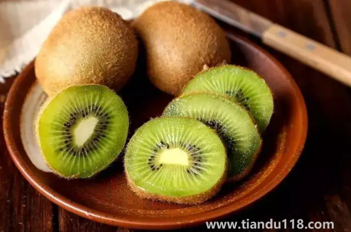 獼猴桃泡酒獼猴桃要熟透嗎(獼猴桃泡酒的注意事項(xiàng))(圖3) 獼猴桃泡酒獼猴桃要熟透嗎3