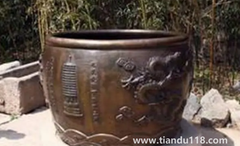 銅的小招財缸怎樣擺放(銅缸擺放的風(fēng)水吉位在哪)(圖2) 銅的小招財缸怎樣擺放2