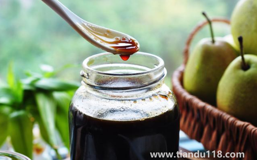 熬秋梨膏用黃冰糖還是白冰糖(秋梨膏的做法)(圖1) 熬秋梨膏用黃冰糖還是白冰糖1