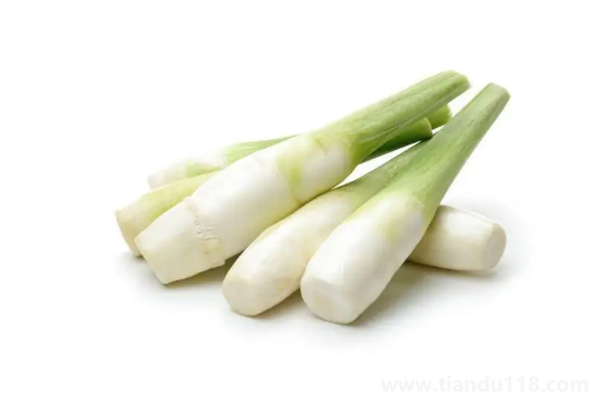 茭白怎么處理剝皮快又好吃(茭白做什么好吃)(圖1) 茭白怎么處理剝皮快又好吃1