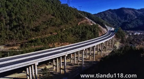 高速上扔?xùn)|西會被拍到嗎(高速上違章一般幾天能收到信息)(圖2) 高速上扔?xùn)|西會被拍到嗎2