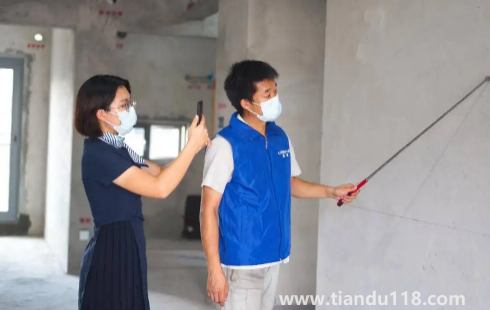 房子在驗收后發(fā)現(xiàn)墻面空鼓誰負(fù)責(zé)1