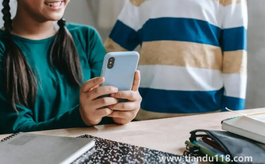 手機(jī)輻射和微波爐輻射哪個(gè)大(怎么減少手機(jī)輻射)(圖1) 手機(jī)輻射和微波爐輻射哪個(gè)大1